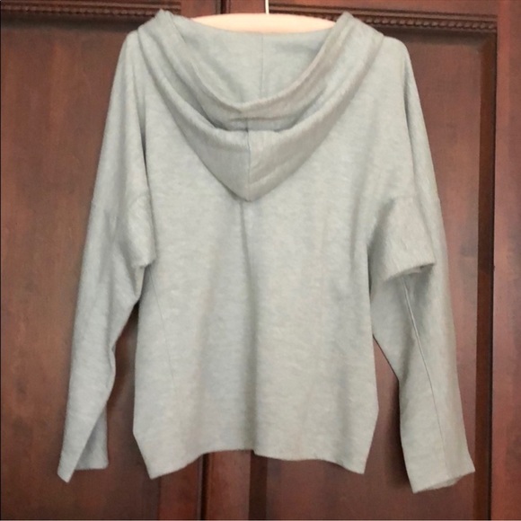 Essue Gray Hoodie NWT - Picture 2 of 4